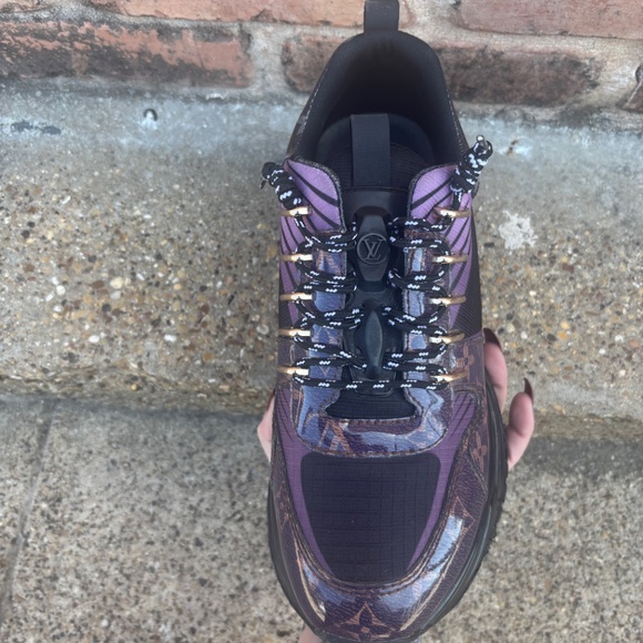 Louis Vuitton Sneakers // LV Runaway Pulse Trainers - Picture 5 of 7